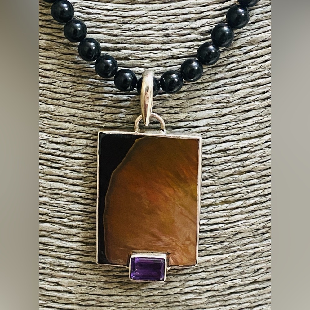 Martha Howell Amethyst and black lip oyster Big pendant in Black beaded choker - Picture 2 of 5